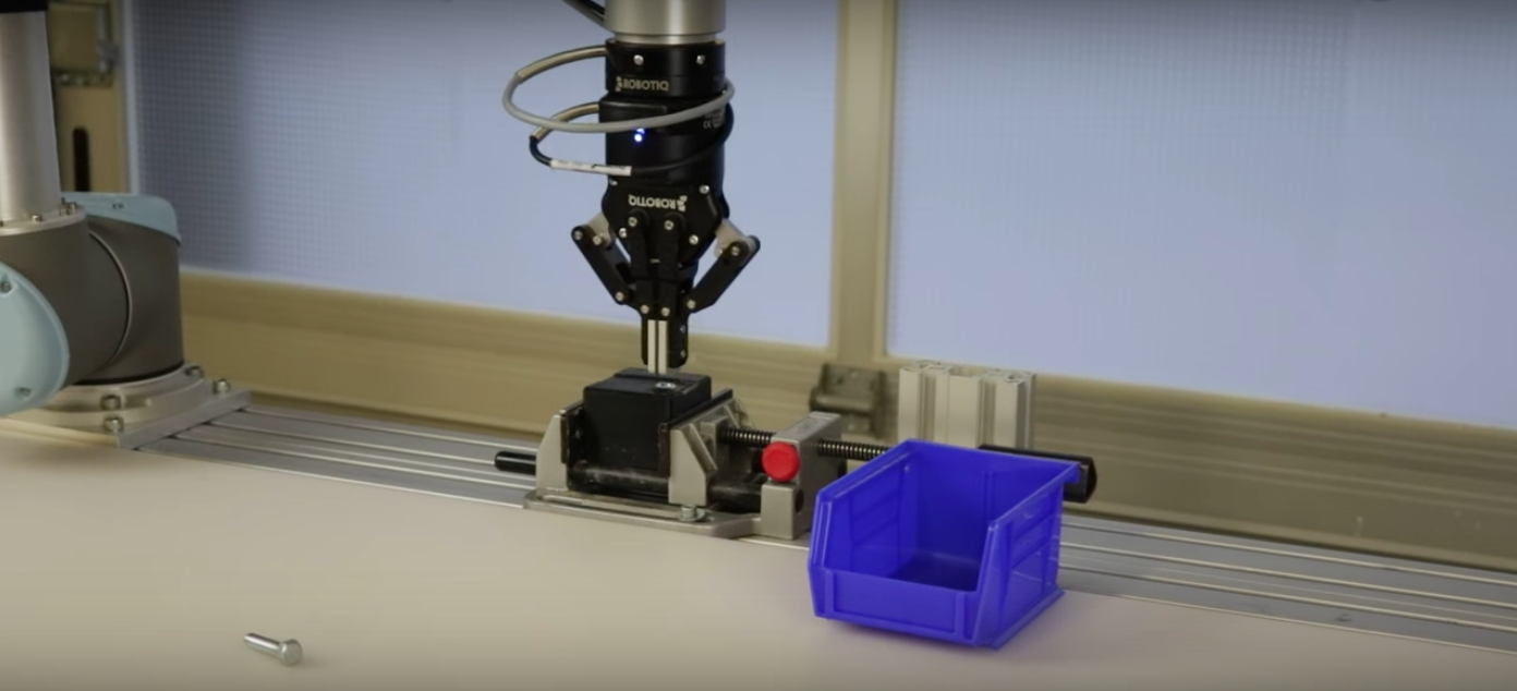 Robotiq’s Gripper URCap Now Supports Multiple Grippers on the Same Arm