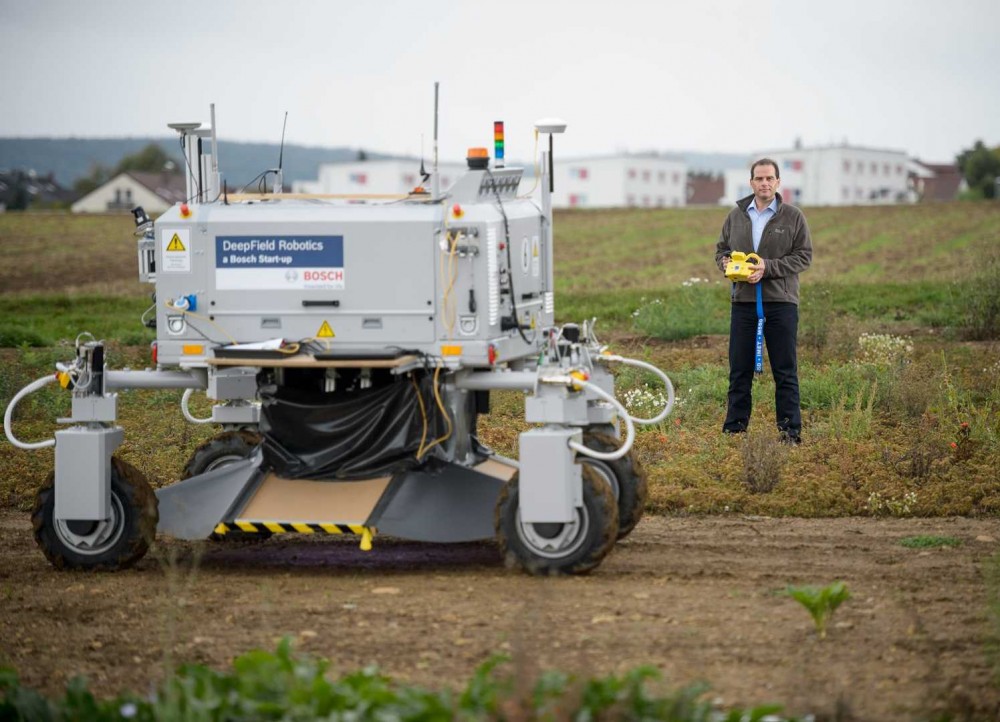 The-Bonirob-farming-robot.-Image-courtesy-of-Bosch-e1448790933754.jpg