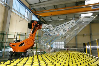 Kuka Robot Handling Glass