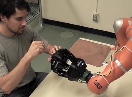 robot-hand-kuka