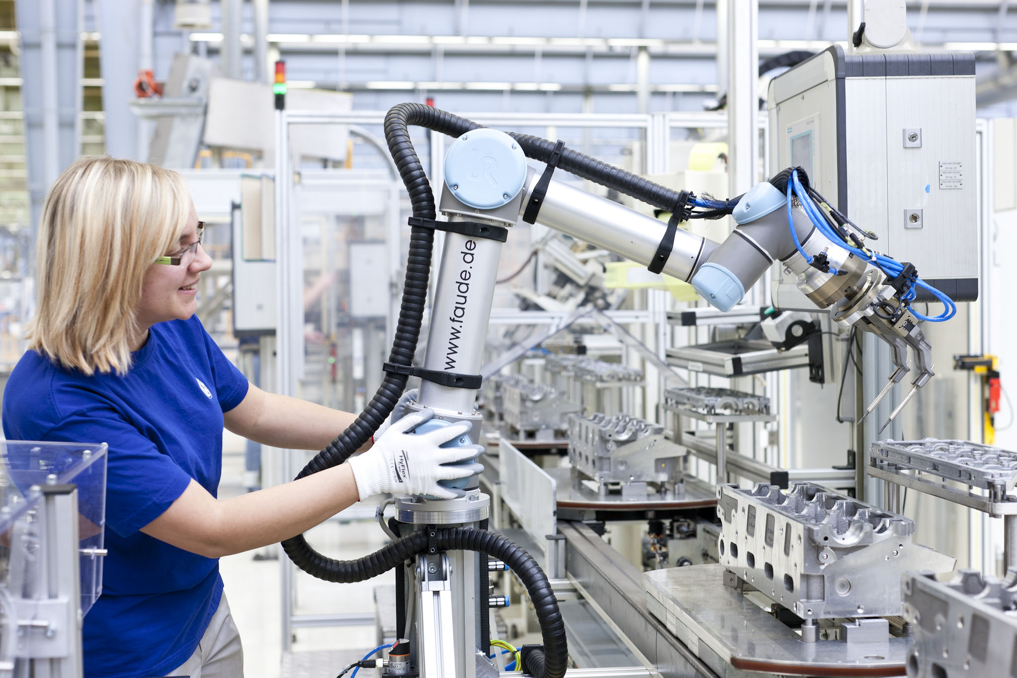 Universal Robots Release their New Generation of Collaborative Robots
