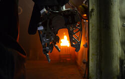 SAFFiR_Hand_Firefighting_robot