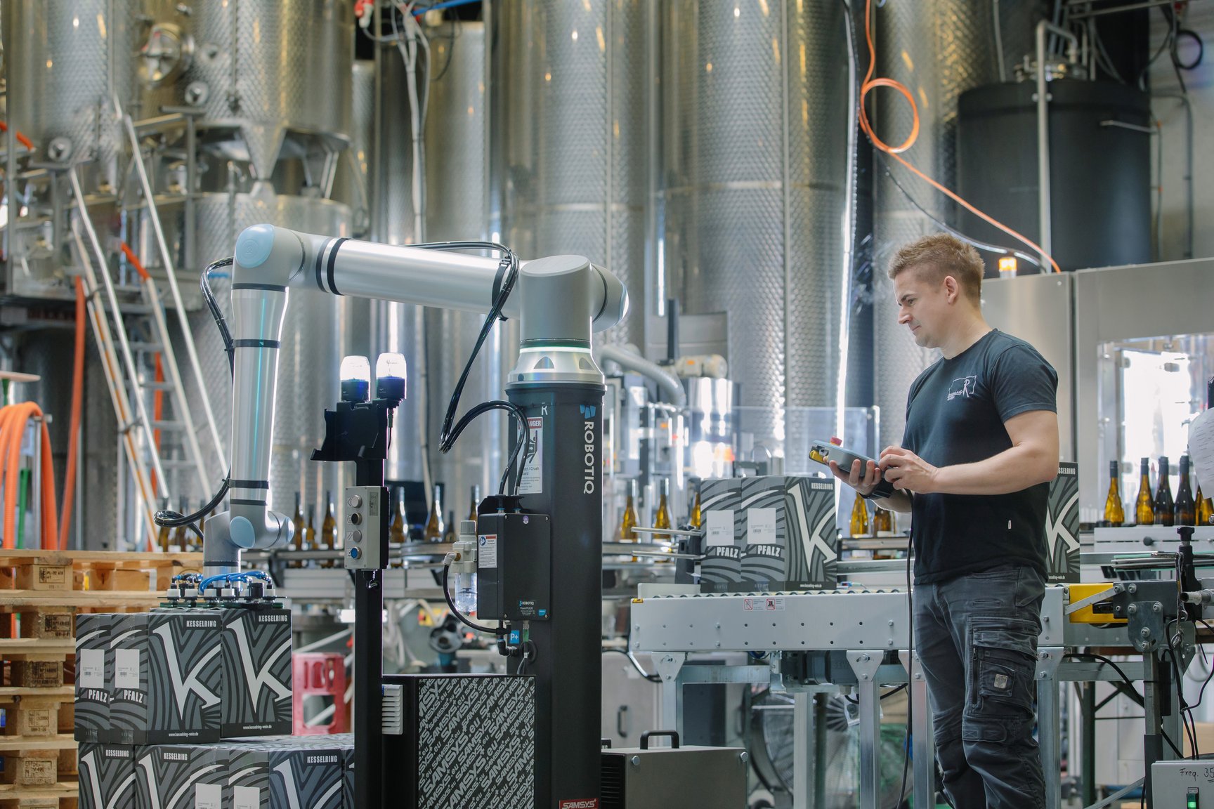 5 signs it’s time to automate your palletizing process