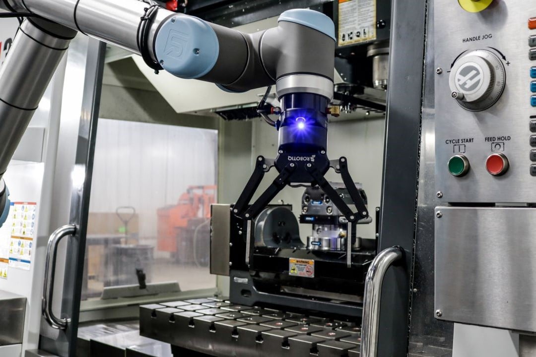 2F85-Wrist-Camera-Machine-Tending-Walt-Machine-9_1080