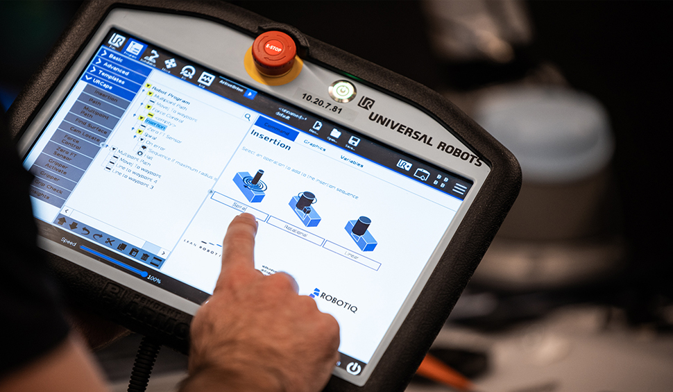 Using Robotiq Force Copilot to perform force sensing application with a collaborative robot