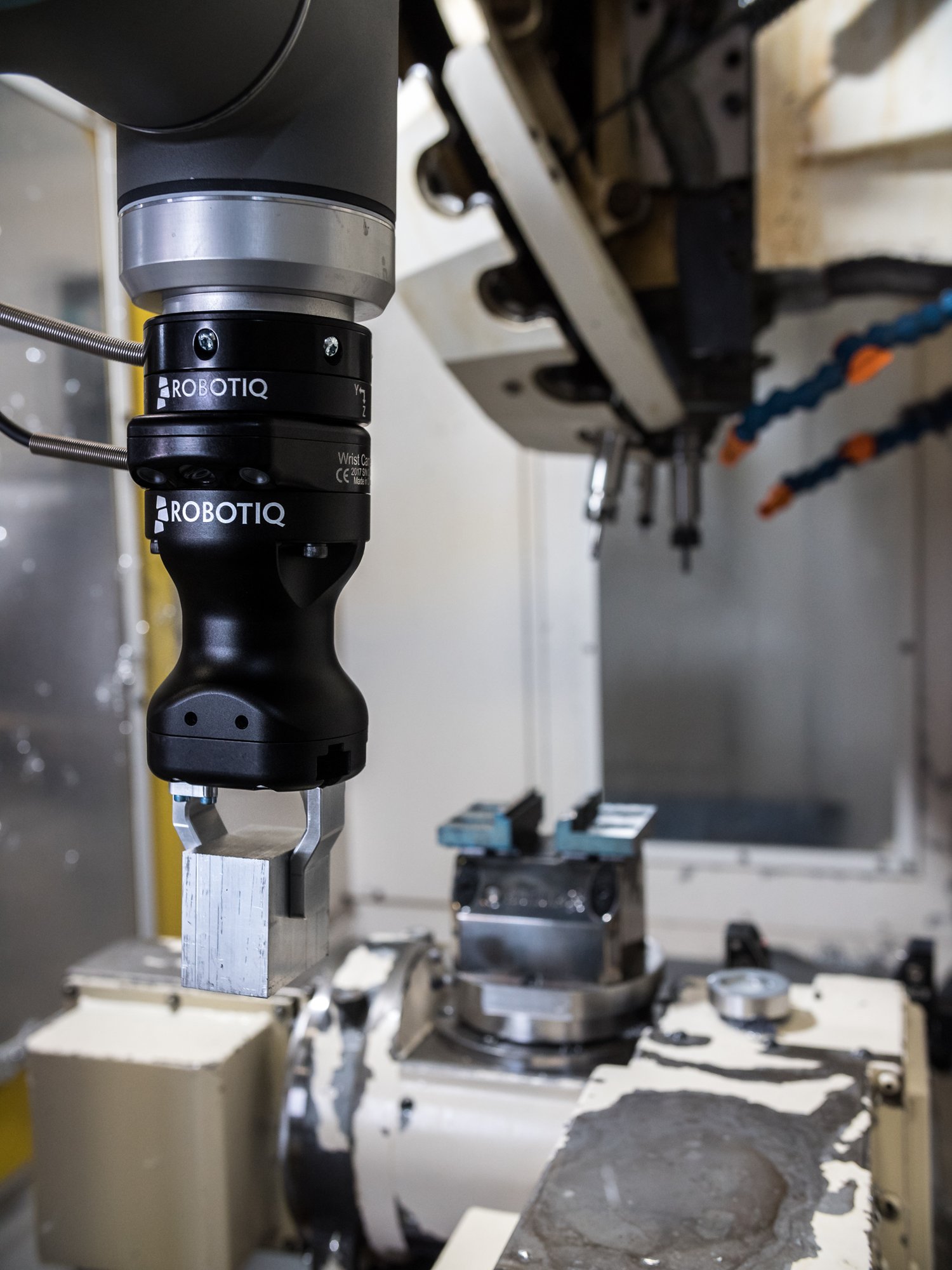Hand-E Camera FT 300 Machine Tending-28