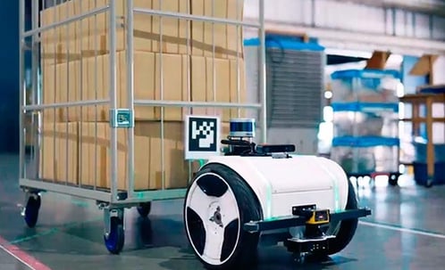 TUGBOT & TUGBOT 2: two-wheeled logistics robots “that pull anything”