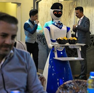 Restaurant using Robot Waiters