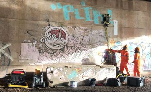 graffiti-removing robot