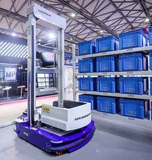 Mobile robot being used in warehouses