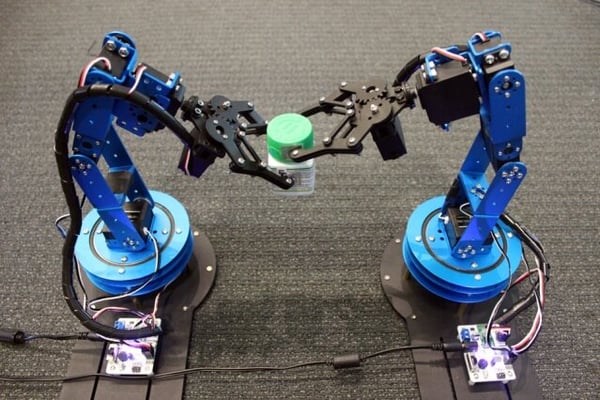 robots-with-RFID-tags-MIT-Media-Lab