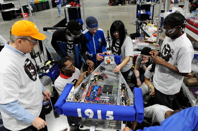 students-learning-robotics.jpg