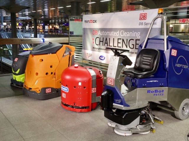 tn_de-DB-cleaning-robots_Berlin_Hbf-PEC_0622.jpg