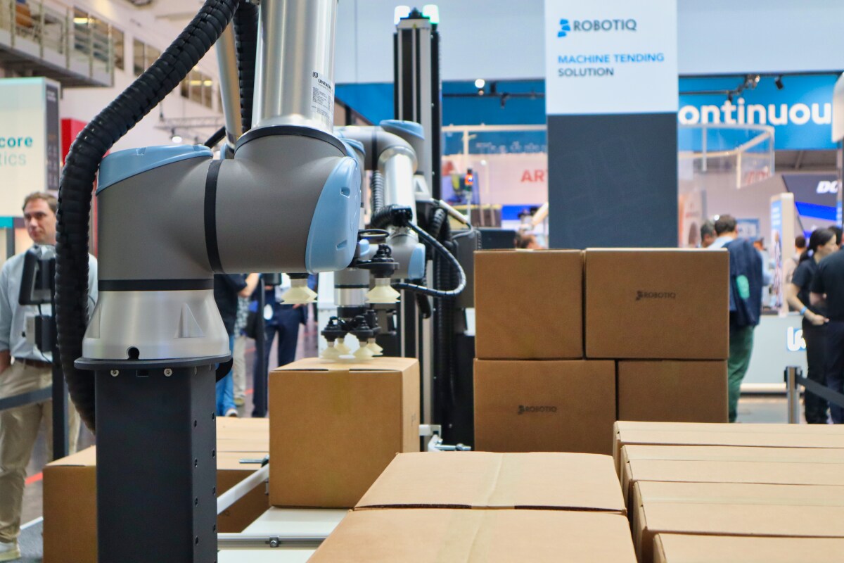 See How Our Palletizing Demo is Changing the Game in Cobot Palletizing