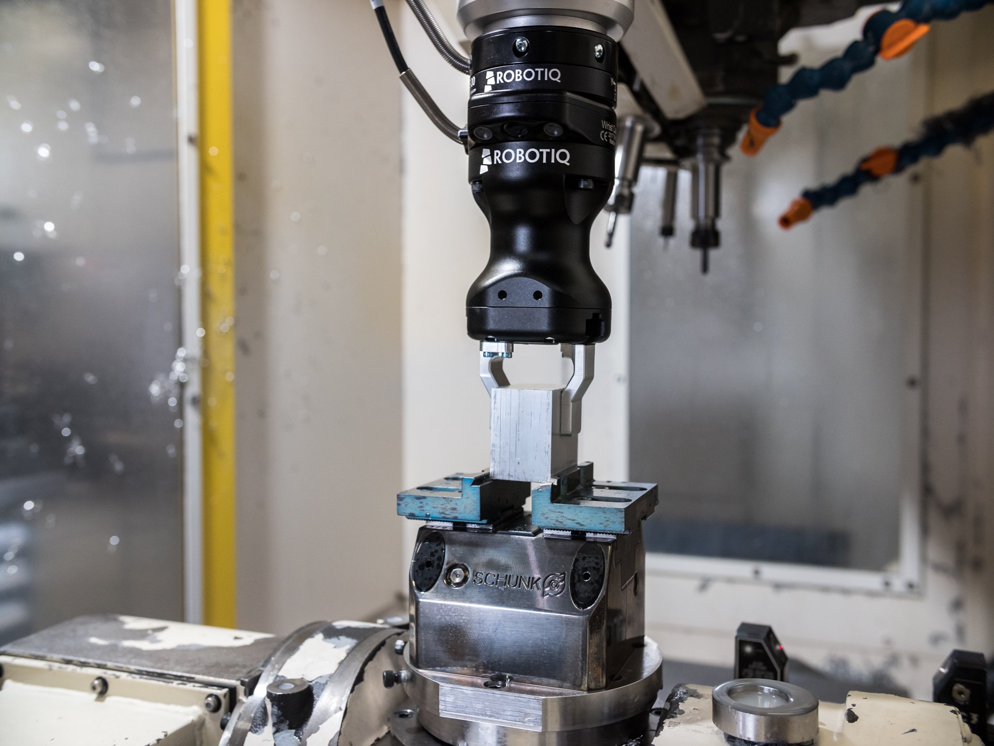 Choosing the Ideal Standard Gripper for Your Cobot Projects