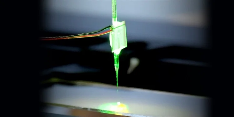 Cobot arm spurs development of glass end effector