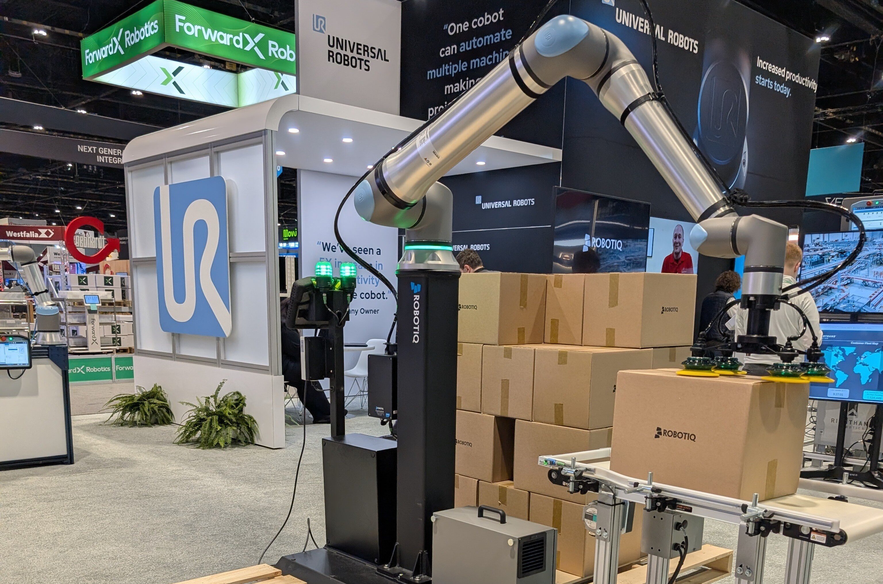Top Five Reasons to Join Robotiq at Automate 2025 in Detroit