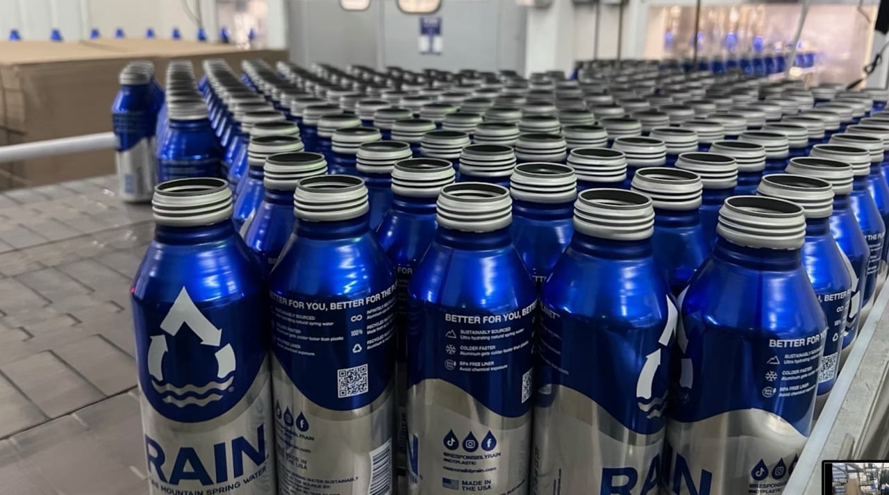 Lifting Made Easy: How RAIN Increased Throughput with a Compact Cobot Palletizer