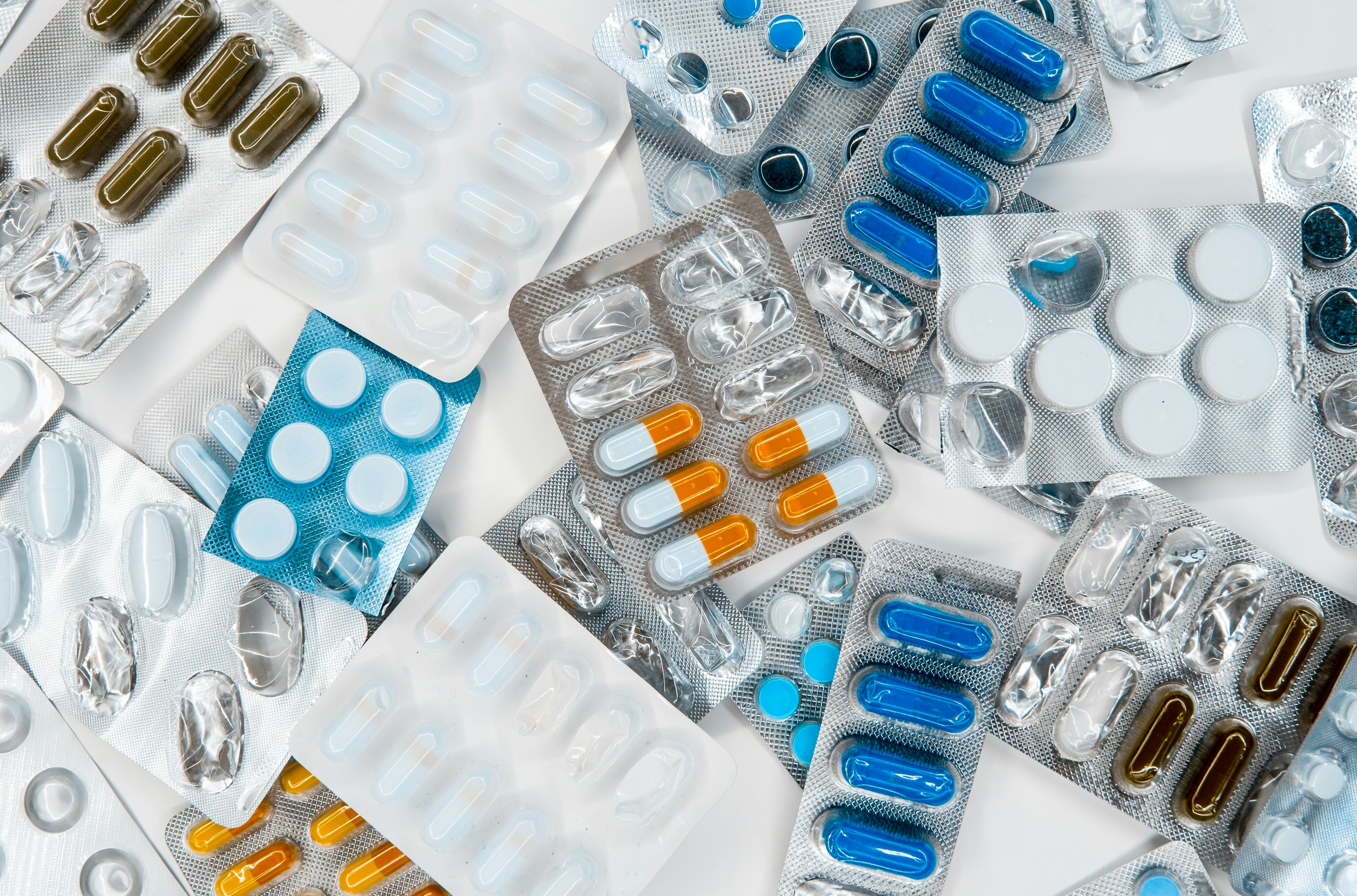 Reasons Pharmaceutical Manufacturers Are Adopting Standardized Robotic Palletizing